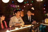 「たとえBAR」の様子。(c)NHK