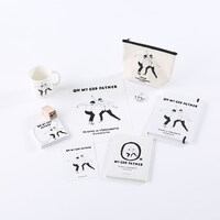 フースーヤがデザインされた雑貨の数々。