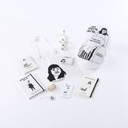 ゆりやんレトリィバァがデザインされた雑貨の数々。