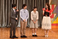 パーパーと司会の徳光正行（左）、宮島咲良（右）。