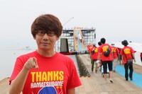 「鳥人間コンテスト2018」に挑戦する三四郎・小宮。