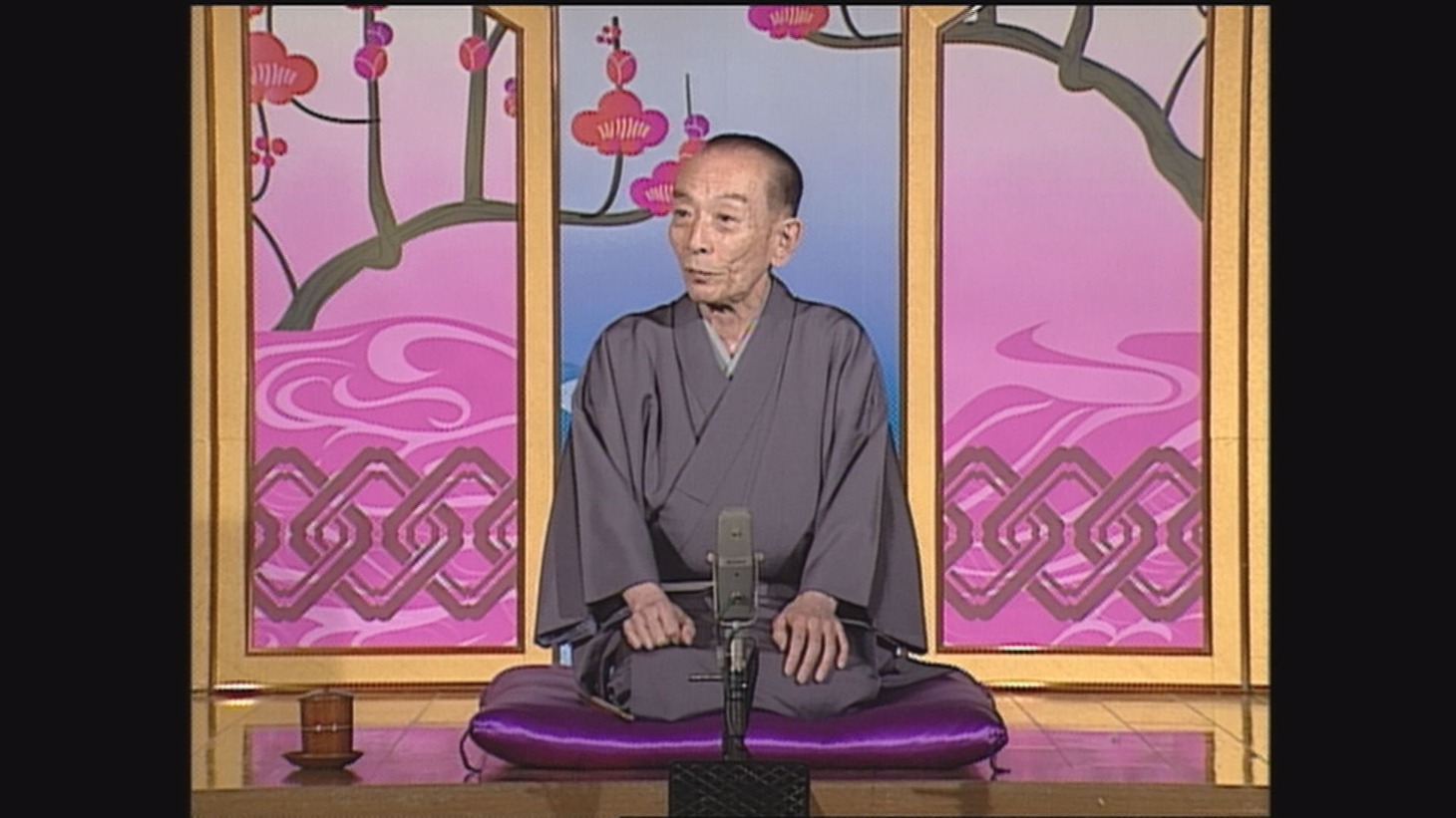 「浅草お茶の間寄席」のワンシーン。(c)チバテレ