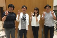 東京03と安めぐみ（左から3人目）。