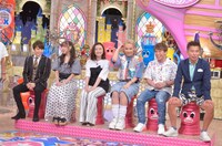 左から西川貴教、須田亜香里、安倍乙、りゅうちぇる、よゐこ濱口、勝俣州和。(c)読売テレビ