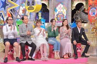 左からトレンディエンジェル、加藤ナナ、雛形あきこ、瀬尾まなほ、哀川翔。(c)読売テレビ