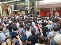 「肘祭り」の様子。