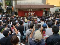 「肘祭り」の様子。