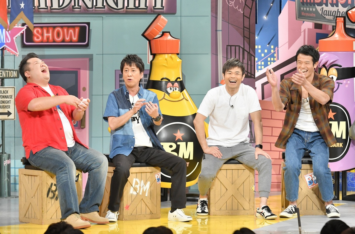 左からブラックマヨネーズ、品川庄司。(c)読売テレビ
