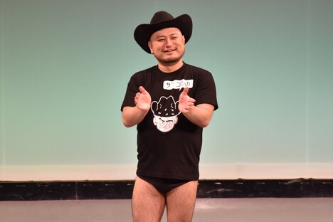 エンディングに登場する、ハリウッドザコシショウ。