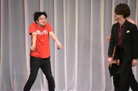 ライドベンダーの動きをキレよく表現するイチキップリン（左）。