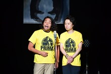 Zepp Nambaで「アタオカ」を披露する見取り図。