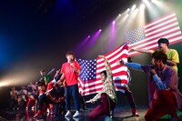 DA PUMP「U.S.A.」に乗せて「頼れる兄貴」などと持ち上げられ、困惑するアインシュタイン河井。