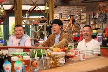 「おかべろ」に出演する（左から）川畑泰史、小籔千豊、ナインティナイン岡村。(c)関西テレビ