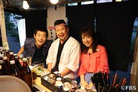 左から博多華丸、ケンドーコバヤシ、川田裕美。