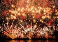 昨年の「なにわ淀川花火大会」。