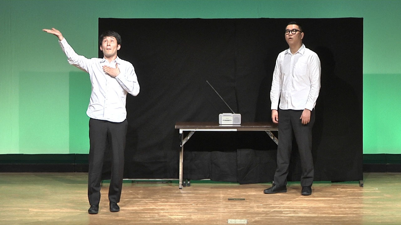 「モノクロ」広島公演の様子。