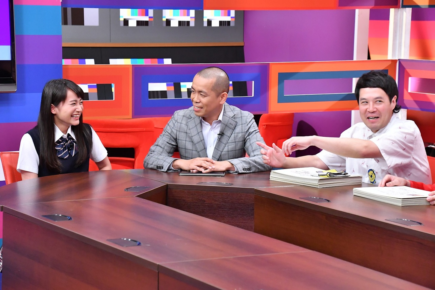 タカアンドトシと福田愛依（左）。(c)中京テレビ