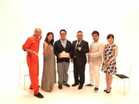 番組の出演者たち。(c)TBS