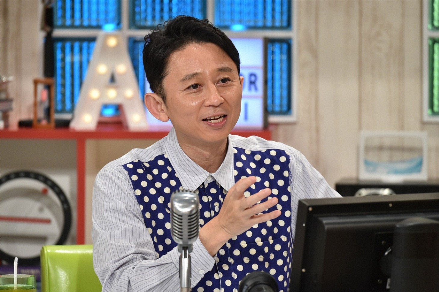 「ナレーター有吉」に出演する有吉弘行。(c)テレビ朝日