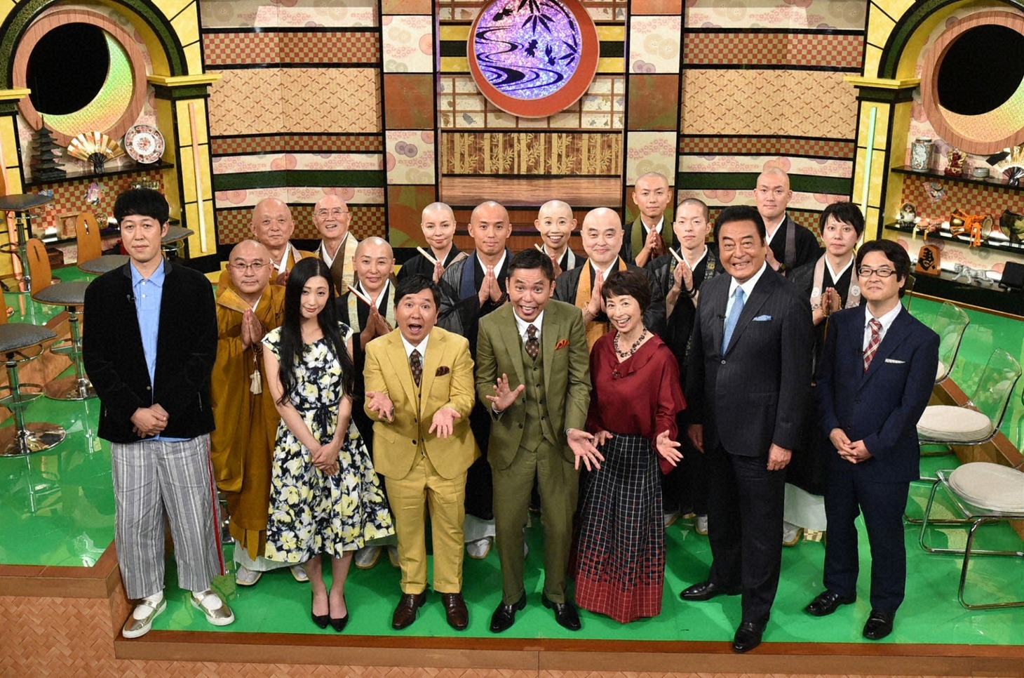 「2018夏 ぶっちゃけ寺 ご開帳SP ～西郷＆幕末がよくわかる寺社 特別公開！～」の出演者たち。(c)テレビ朝日