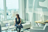 「GUERLAIN MAKE THE DRAMA」より。