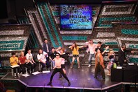 シンキングタイムにレイザーラモンRG（右端）そっちのけでイージードゥダンサーズやジャンゴによるセッションが繰り広げられた場面。