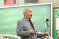 世界選抜チームのモーリー・ロバートソン。(c)フジテレビ