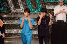 しゅんしゅんクリニックP（左）とニューヨーク屋敷（右）。