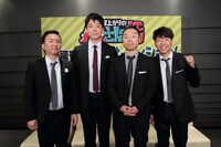 （左から）かまいたち、アキナ。(c)ABC