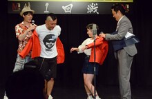 はりけ～んずに記念ジャケットを着させてもらう完熟フレッシュ。