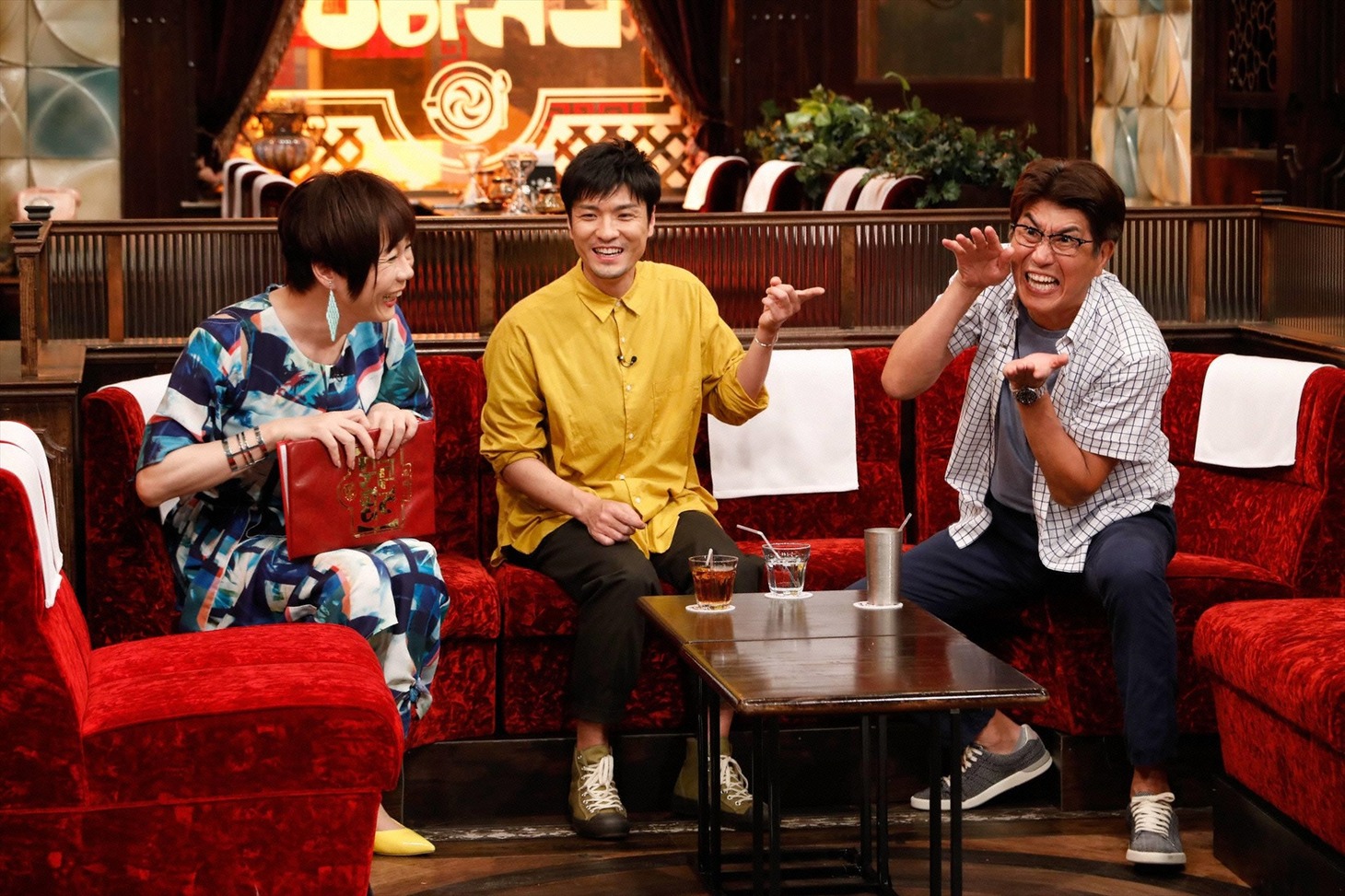 （左から）ミッツ・マングローブ、森山直太朗、石橋貴明。(c)フジテレビ