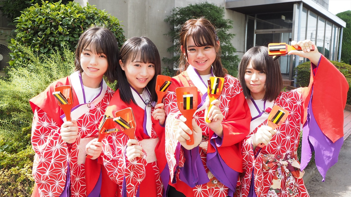 AKB48チーム8の（左から）高橋彩音、坂口渚沙、宮里莉羅、倉野尾成美。(c)AKS