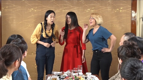 次世代女性芸人もネタや恐怖体験を披露。(c)NHK