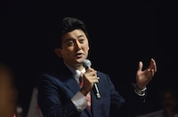 惜しくも合格とはならなかったビスケッティ佐竹は安倍首相風の挨拶で会場を沸かせた。