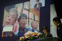 間寛平と打ち上げ中の村上ショージは電話で合格発表を受けた。