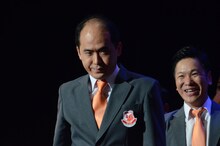 暫定センターに選ばれたトレンディエンジェル斎藤。