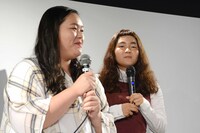 詐欺メイク実演会の様子。