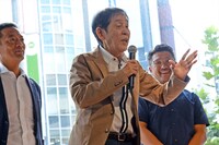 萩本欽一（中央）