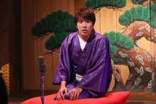 自作の落語を披露する村上信五。(c)フジテレビ