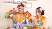 インタビューに答える野性爆弾くっきー(左)とベッキー(右)。