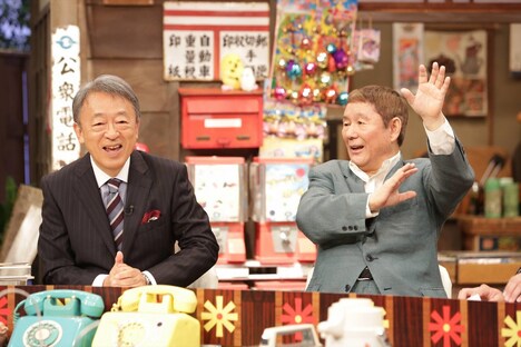 （左から）池上彰、ビートたけし。(c)フジテレビ