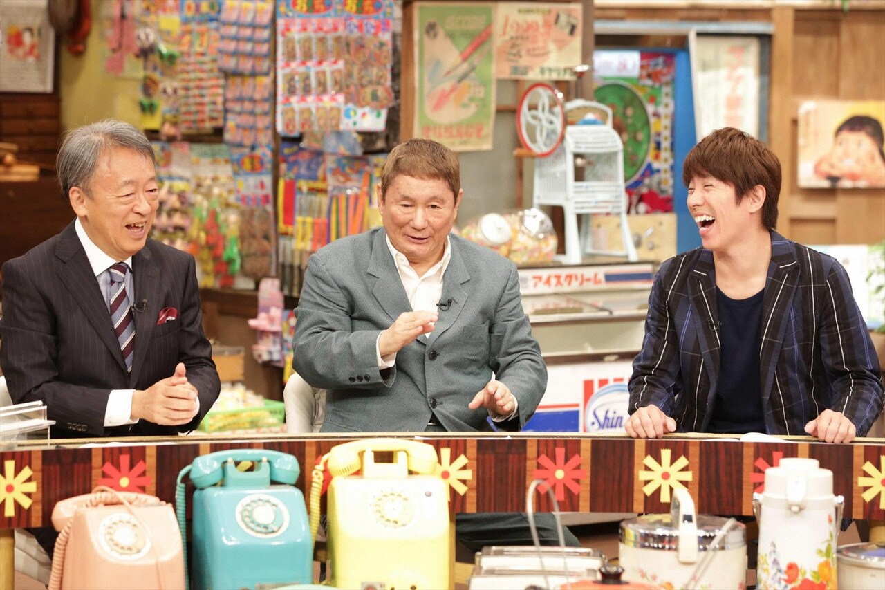 「FNS27時間テレビ ～にほん人は何を食べてきたのか？～」内の「池上彰＆たけしが見た！世界が映した昭和のニッポン」に出演する（左から）池上彰、ビートたけし、村上信五。(c)フジテレビ