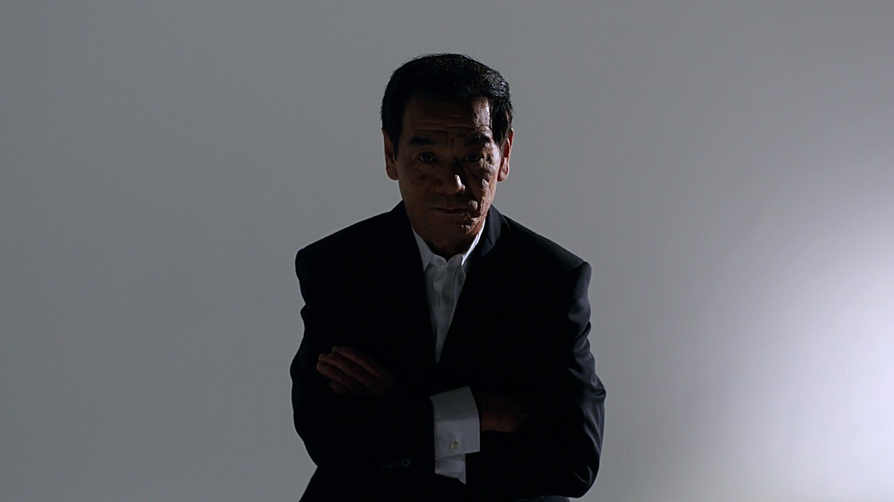 動画「的場文男の人生の勝算」のワンシーン。