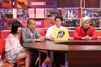 タカアンドトシ・タカ（右から2人目）によるプレゼンのワンシーン。(c)中京テレビ