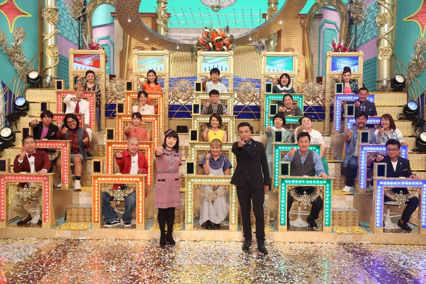 「金曜プレミアム『クイズ！ドレミファドン！2018』」の出演者たち。(c)フジテレビ