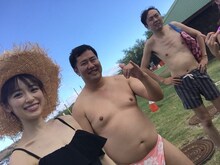 （左から）泉里香、とにかく明るい安村、アンガールズ田中。(c)フジテレビ