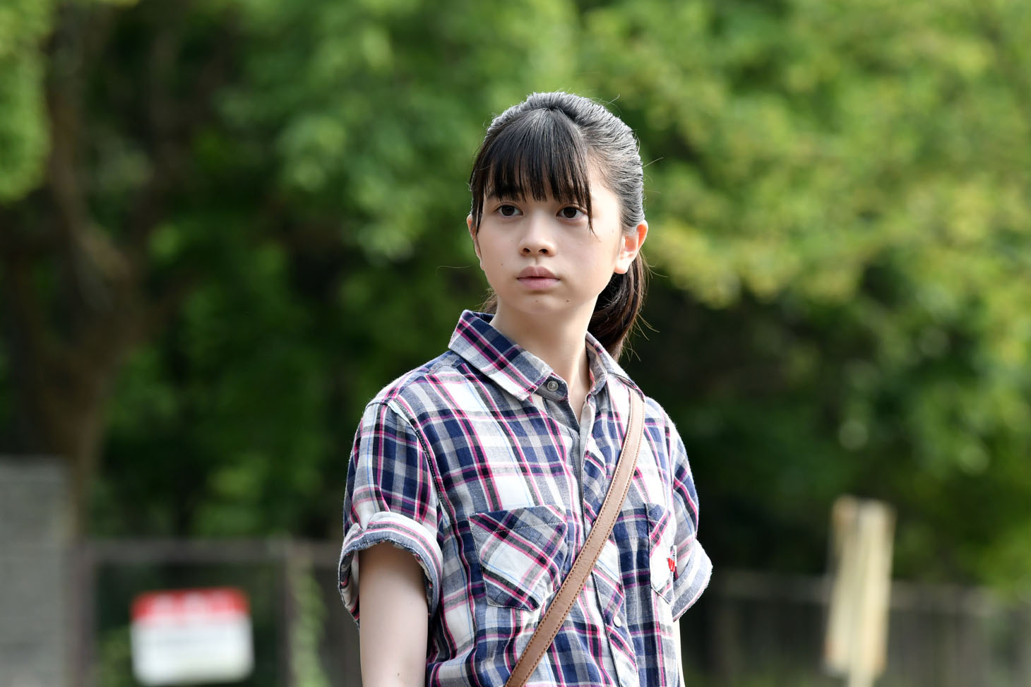 桜田ひより演じる依頼人の中学生・浦野美鈴。