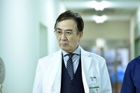 田村亮演じる折壁嵩男の元上司・御木本正。