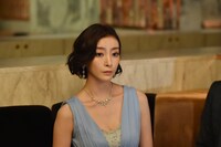 渡辺舞演じる第二の依頼人でホステスの相馬鞠子。