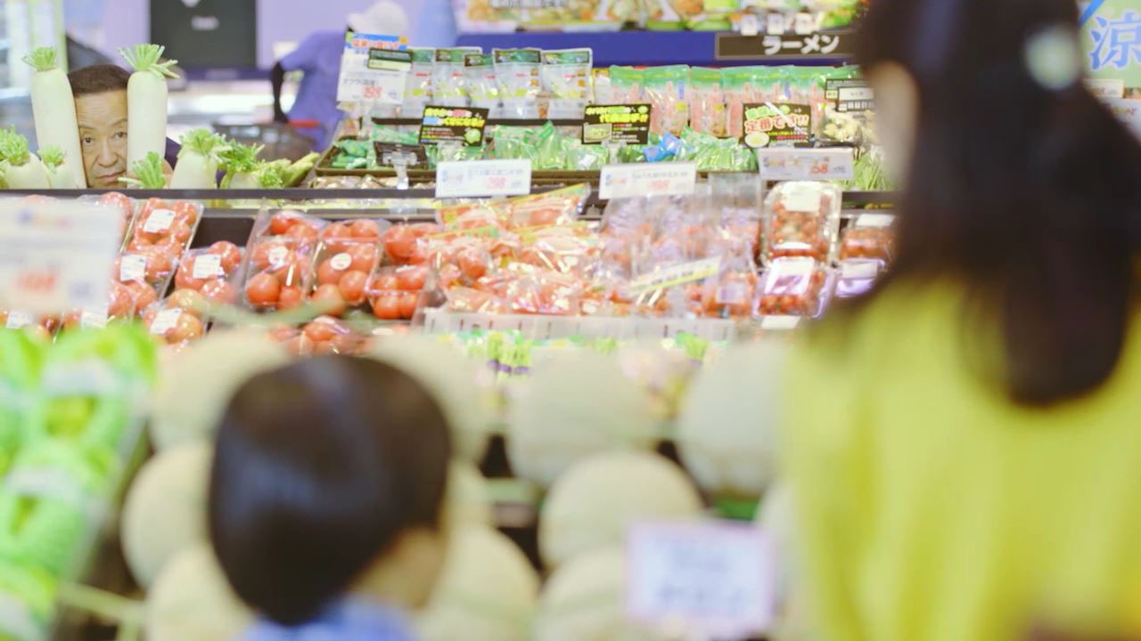 PR動画「鉾田市長がカミナリを落とす!?～芸人カミナリが野菜になるまで～」より。